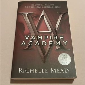 Vampire Academy (#1 The Vampire Academy Series)